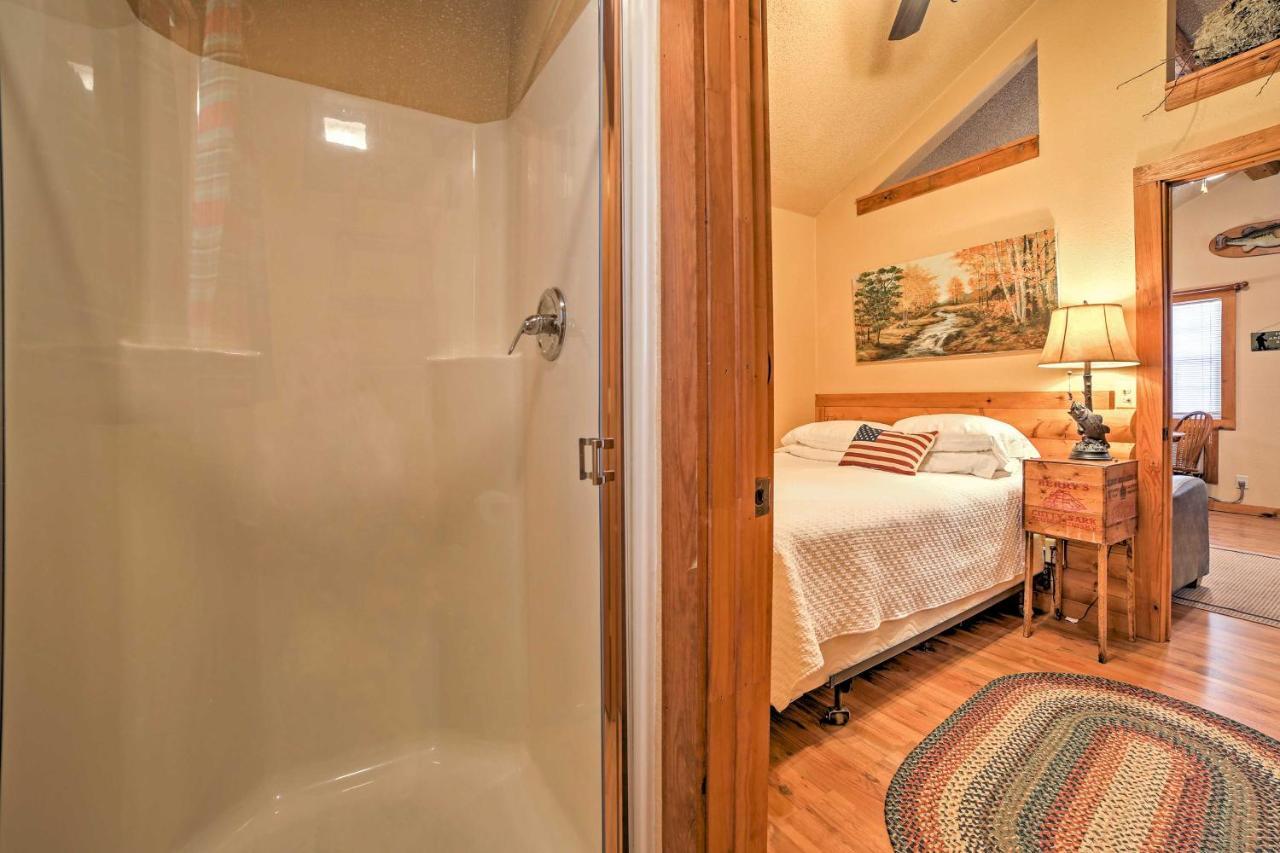 Branson Cabin With Deck Near Table Rock Lake! 외부 사진