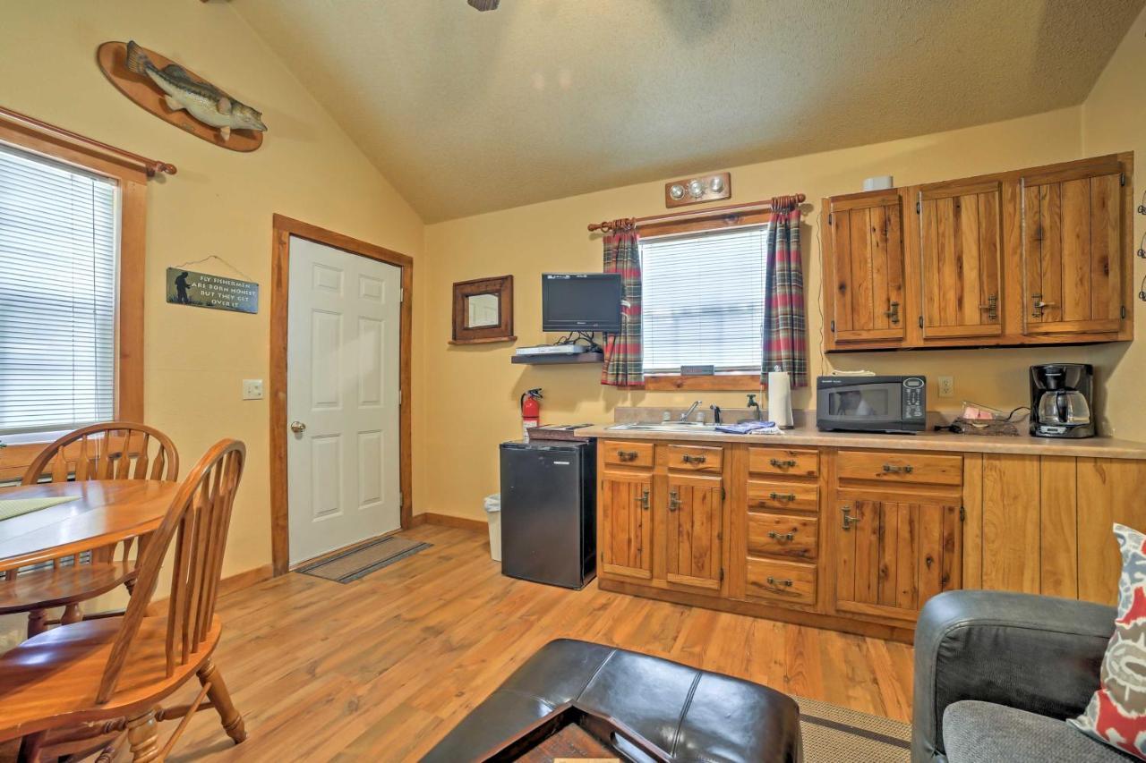 Branson Cabin With Deck Near Table Rock Lake! 외부 사진