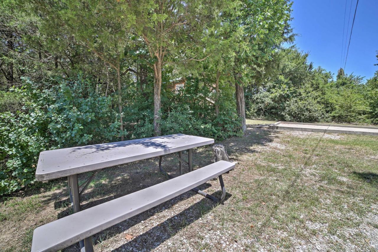 Branson Cabin With Deck Near Table Rock Lake! 외부 사진
