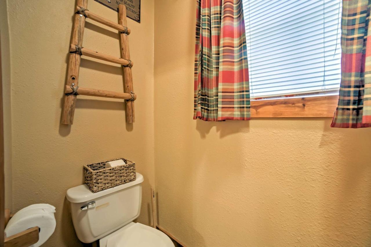 Branson Cabin With Deck Near Table Rock Lake! 외부 사진
